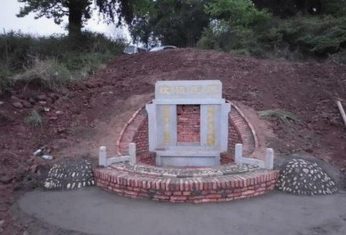 阴宅风水:最全52条祖坟墓碑出现问题的吉凶判定
