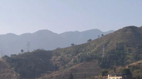 阴宅风水案例:福人撞福地:碑石塌陷,福荫不减